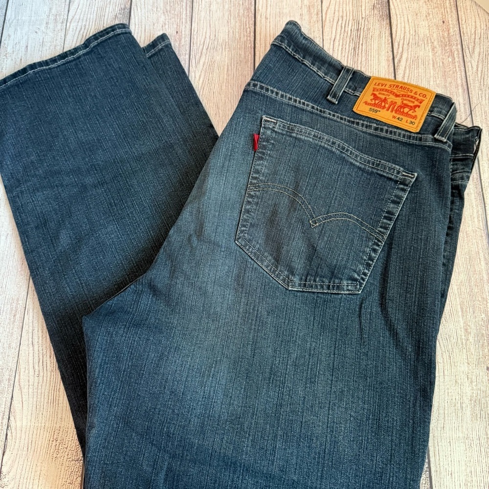 559 LEVI’S Blue Jeans 42 X 30